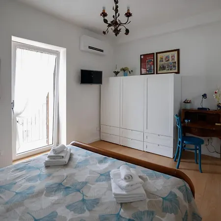 A Casa Do Caliaru- Centro Sicilia-leonforte Feriehus *