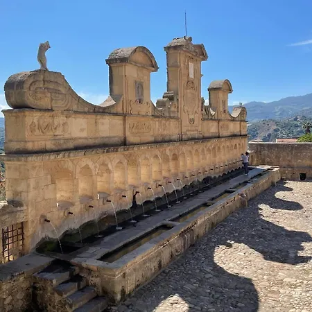 A Casa Do Caliaru- Centro Sicilia-leonforte Feriehus Leonforte